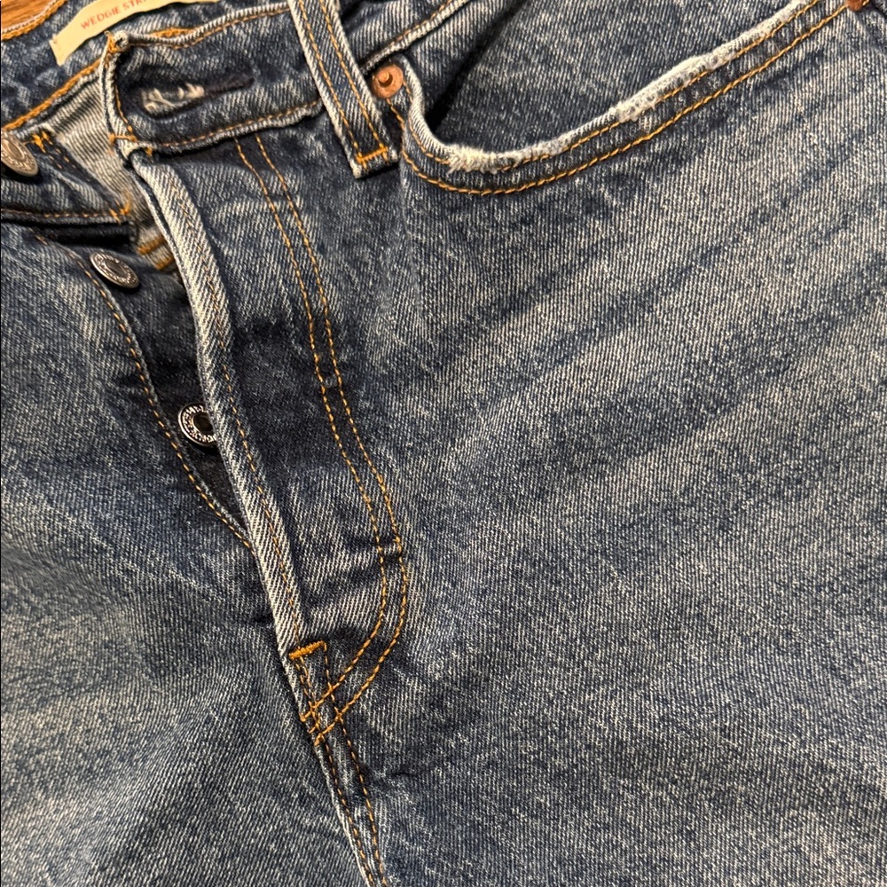 Levi's High Rise Blue Jeans - Picture 4 of 6